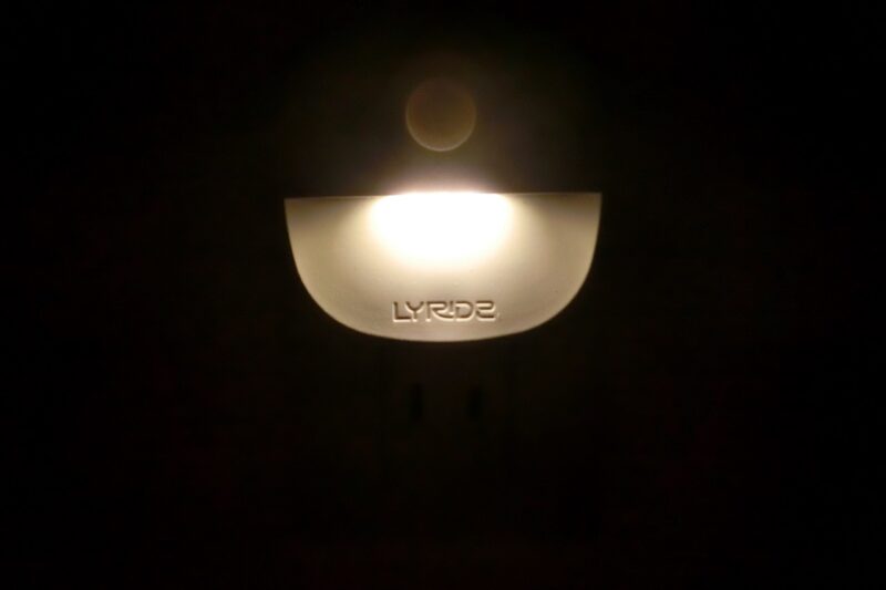 smart-night-light-4-09